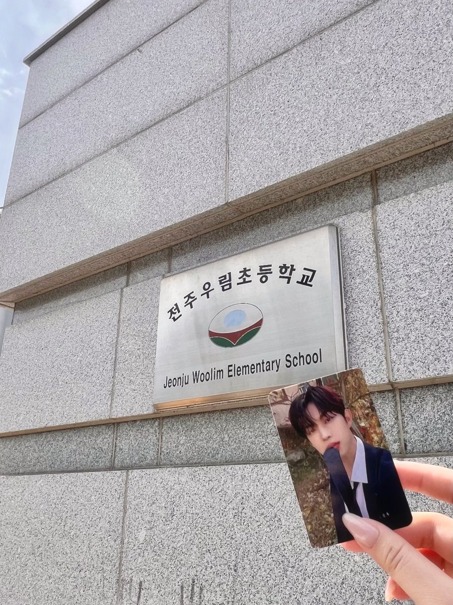 봄이 tweet media