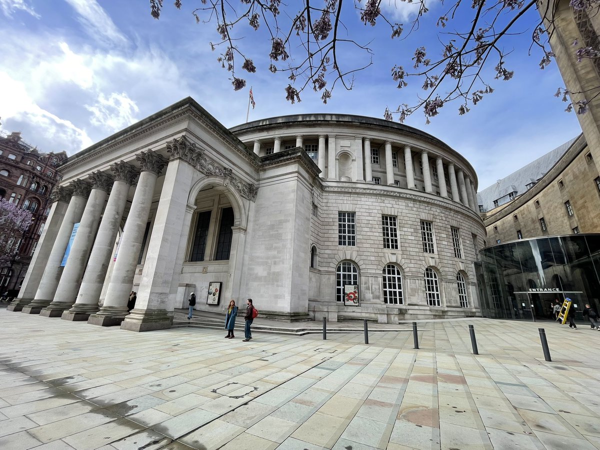 Sanny_Rudra's tweet image. Why can’t we have a library that’s open on a Sunday @ManCityCouncil? Moreover, how come you get the Sunday papers still get delivered and just left for them to be nicked outside the doors @MancLibraries?

Reading on a Sunday (with the kids too) should be a thing in #Manchester.
