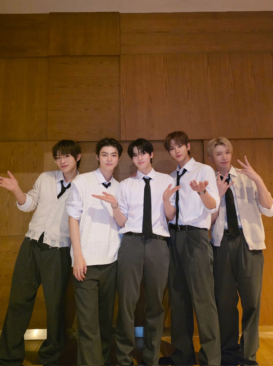 [#POW.pic] 260412

POW CHINA FANMEETING <守护女主角的101种办法> in Shenzhen

#POW #파우 #ComeTrue #컴트루 #GRID #그리드