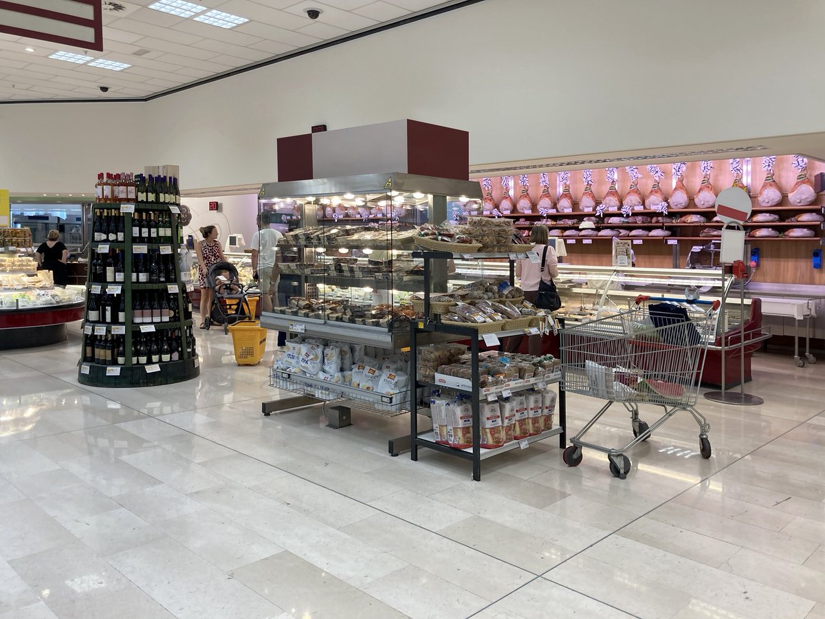 ReciklerkoCans's tweet image. Deli section in the supermarket

depositphotos.com/portfolio-3026…

#Deli #delicates #supermarket #grocerystore #italy