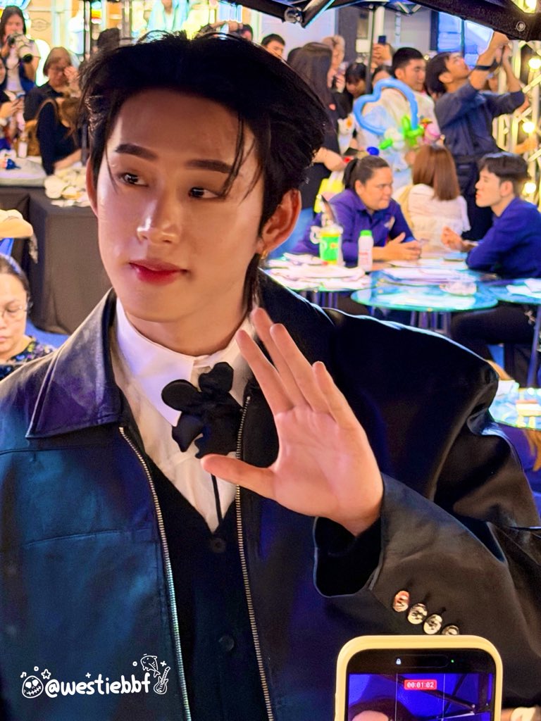 WestieBBF's tweet image. HE IS SO FINE AND CUTE 

how did I breathe idk 

PAPA EST WESLEY TIME
#InfinityMedicalClinicxEST
#est_rvp #เอสศุภ