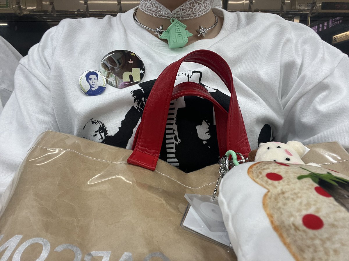 c2izzZ's tweet photo. ｌｏｖｅ             🧩
     🦴     ｏｆ
         ｙoｕｒ            ♡
    ♫          lｉｆｅ thｉnｇ    🅿️ https://t.co/fWiB6cElOG