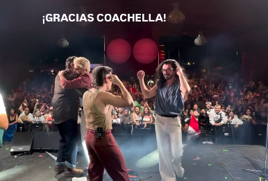 isazangel's tweet photo. estos abrazos después de cada show y de cada logro significa todo ❤️‍🩹 los amo un montón morat https://t.co/0M2cHSOBXJ