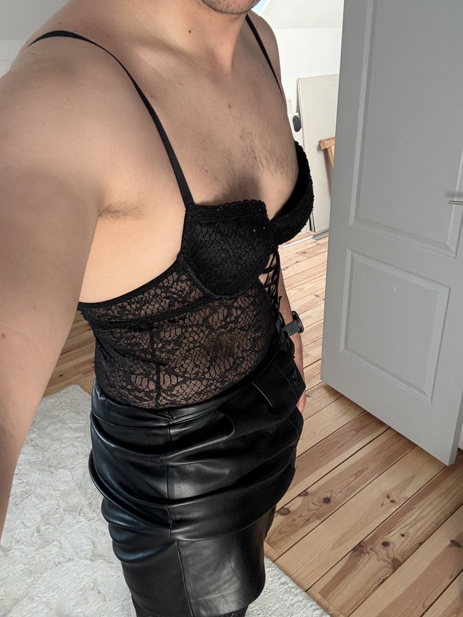 Sissy Candice tweet media