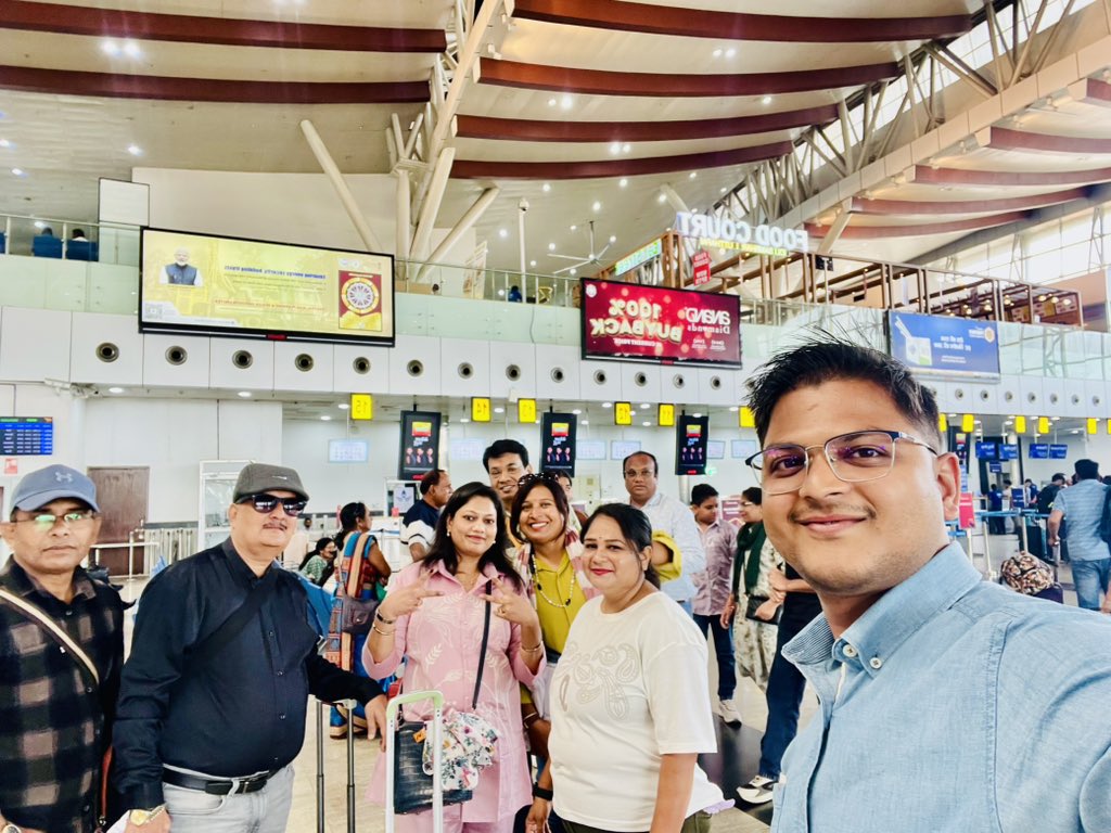 Sanatan_Swain_'s tweet image. Some glimpses of our Goa trip, full of fun and good vibes ✈️🌴”
#GoaTrip #Travel #Memories