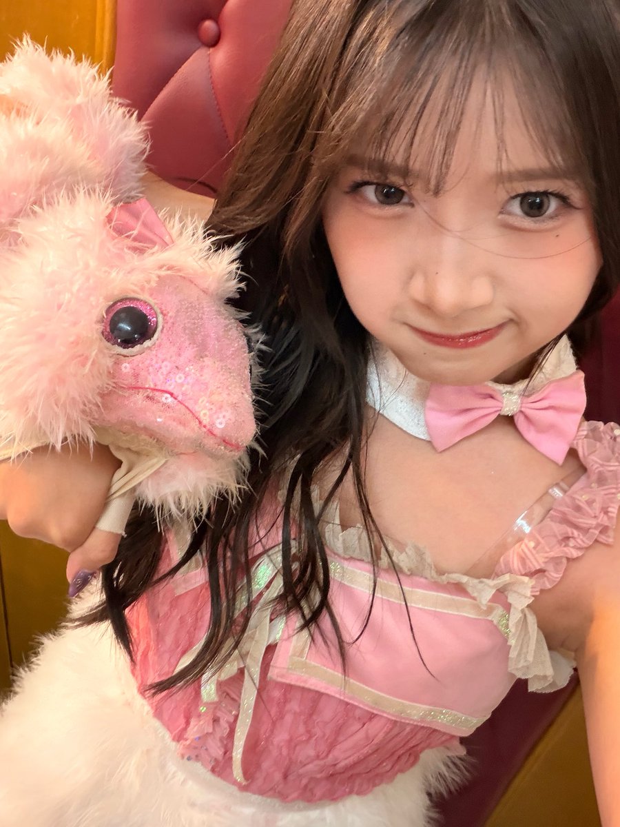 RFritzy_JKT48's tweet photo. terimakasih banyak untuk RNN team lovee, hari ini aku juga dikasih kesempatan untuk bawain US baru hehe burung untaa💓🐪

#betterwithfritzy https://t.co/2DM2XT291Z