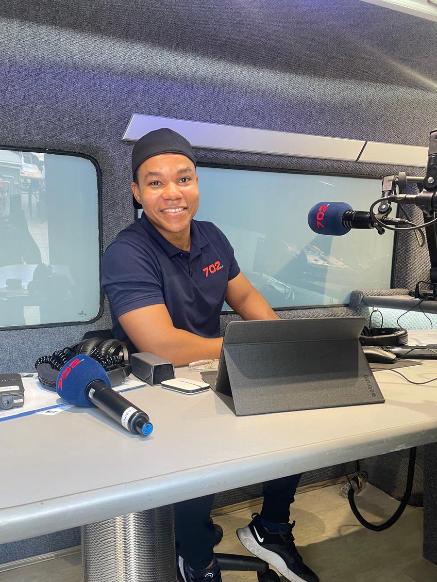 Radio702's tweet photo. Bringing you all the action from #MainstreetSundays! There’s music, food, a local-is-lekker makers market and free activities all day.

If you’re already here, feel free to come say “Hi” to @KennyMaistry, @phushaza and the 702 team. 

#702SoulfulSundays with @kennymaistry 
#JoziMyJozi
