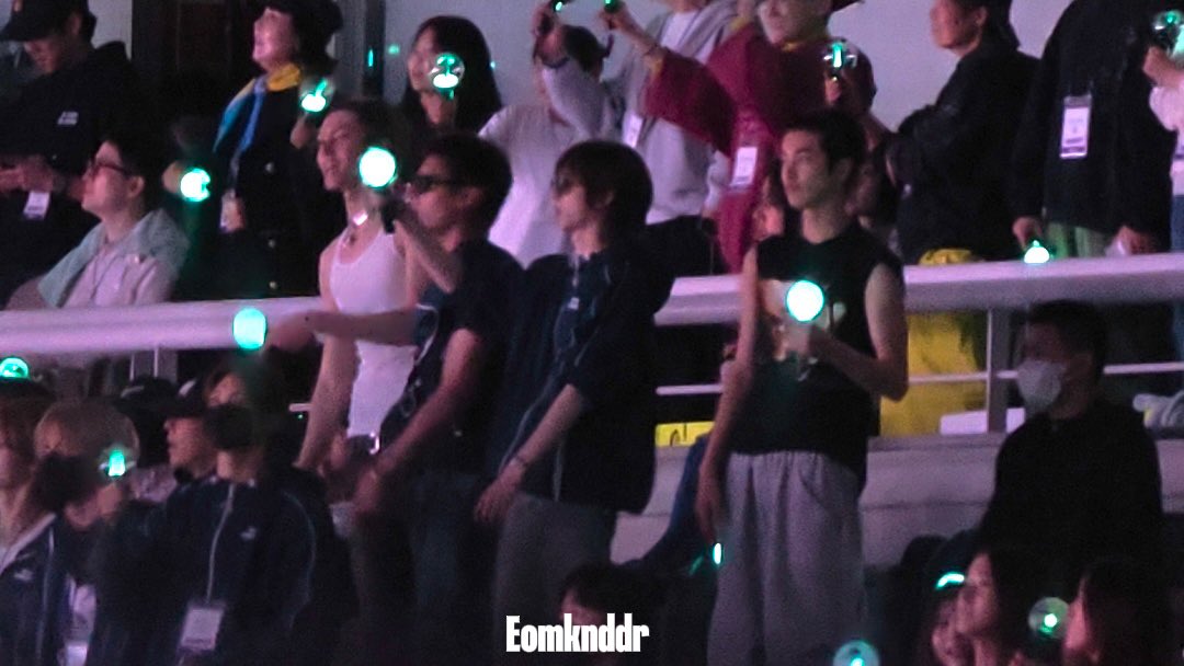 Ndr:) eomknddr tweet media