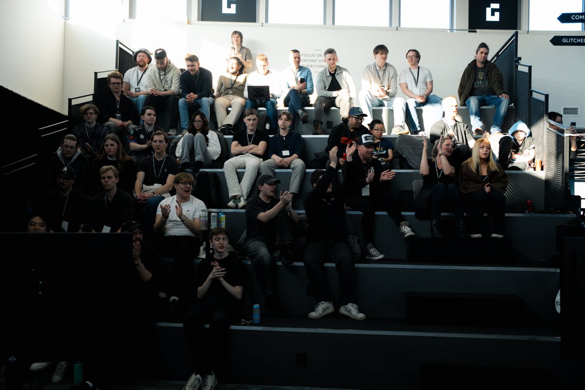 RivalsLeagueSE's tweet photo. The vibes are outstanding at the #RIVALSLEAGUE Season 1 Finals 😍 https://t.co/kMeLfkyvBq