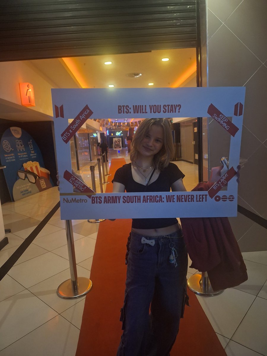 Yoongislovebite's tweet photo. Our beautiful South African ARMYS💜 at the #BTS_ARİRANG_WORLDTOUR_LIVEVIEWING 
BRING BTS TO SOUTH AFRICA 🇿🇦 
#BringBTStoSouthAfrica
#AddSouthAfricanBTSdates 
#BTS_ARİRANG 
@bts_bighit @BigConcerts @BIGHIT_MUSIC @HYBEOFFICIALtwt @KFMza @BTS_twt @BTSARMYZA https://t.co/XL9PhWCEg0