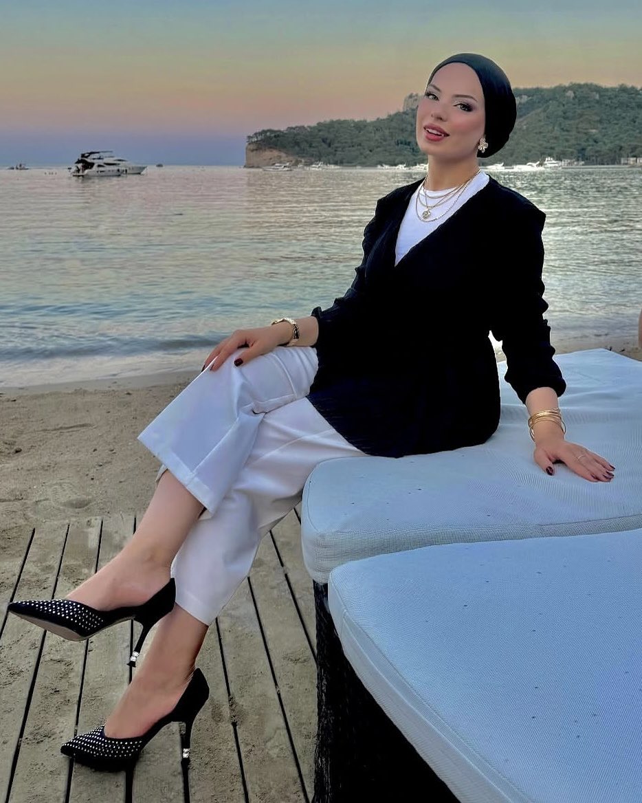 Hijab / Türbanlı / Model / Güzel / Topuklu