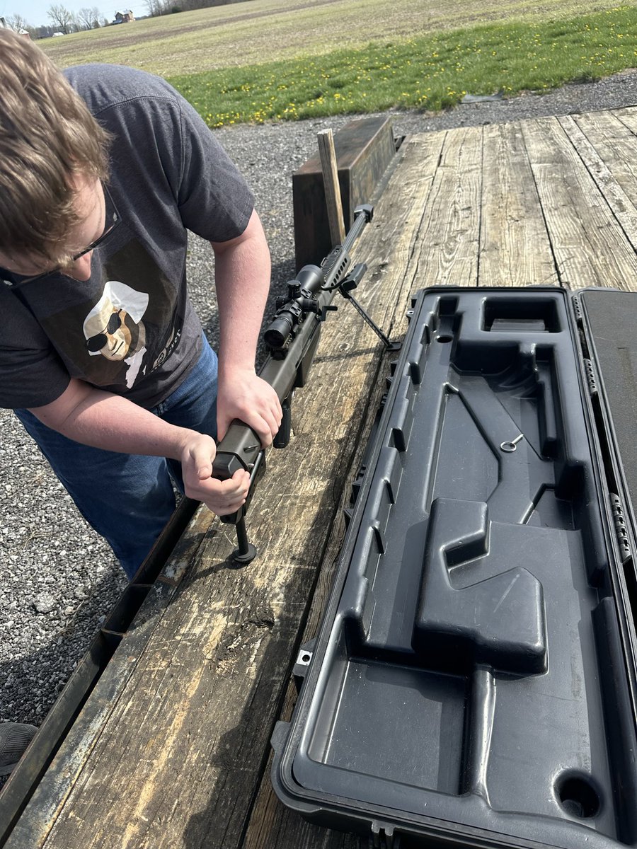 Copper_Shop_419's tweet photo. I shoulder fired a Barrett M82 yesterday and 🍆 I’m still erect
Note to self: add anti material rifle to the list of things I need to buy, just behind a 60mm or 81mm mortar system also hit me up with leads to diy a mortar system😘 https://t.co/MJhSlPMFwz