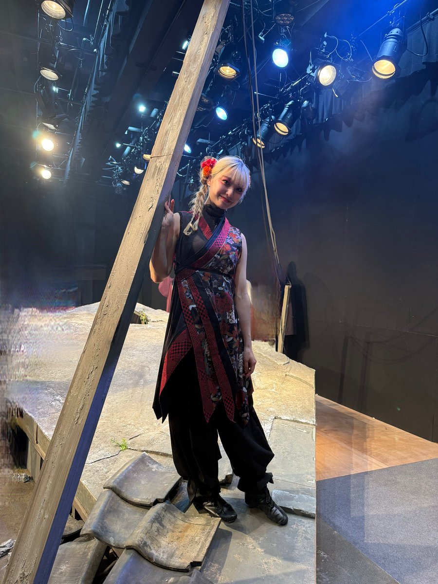 nantter8berry's tweet image. 千秋楽終演いたしました🏮🪷
初めての舞台、初めての景色、稽古の時から
濃い時間と貴重な経験をさせていただけた事に感謝しています。
関わってくださった全ての方にの気持ちを込めてのエンディングでもありました。

#舞台
#妖怪たちのうたうころ

本当にありがとうございました。