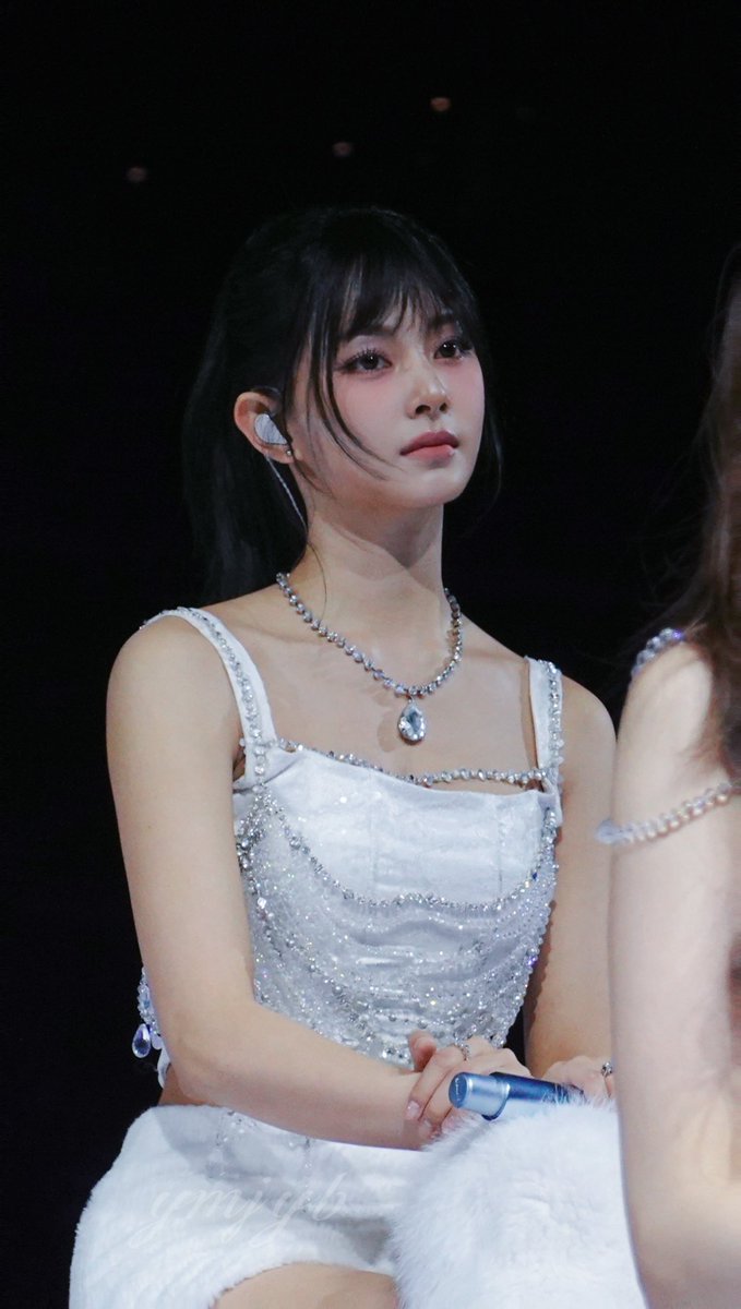 Tzuyu Chewy tweet media