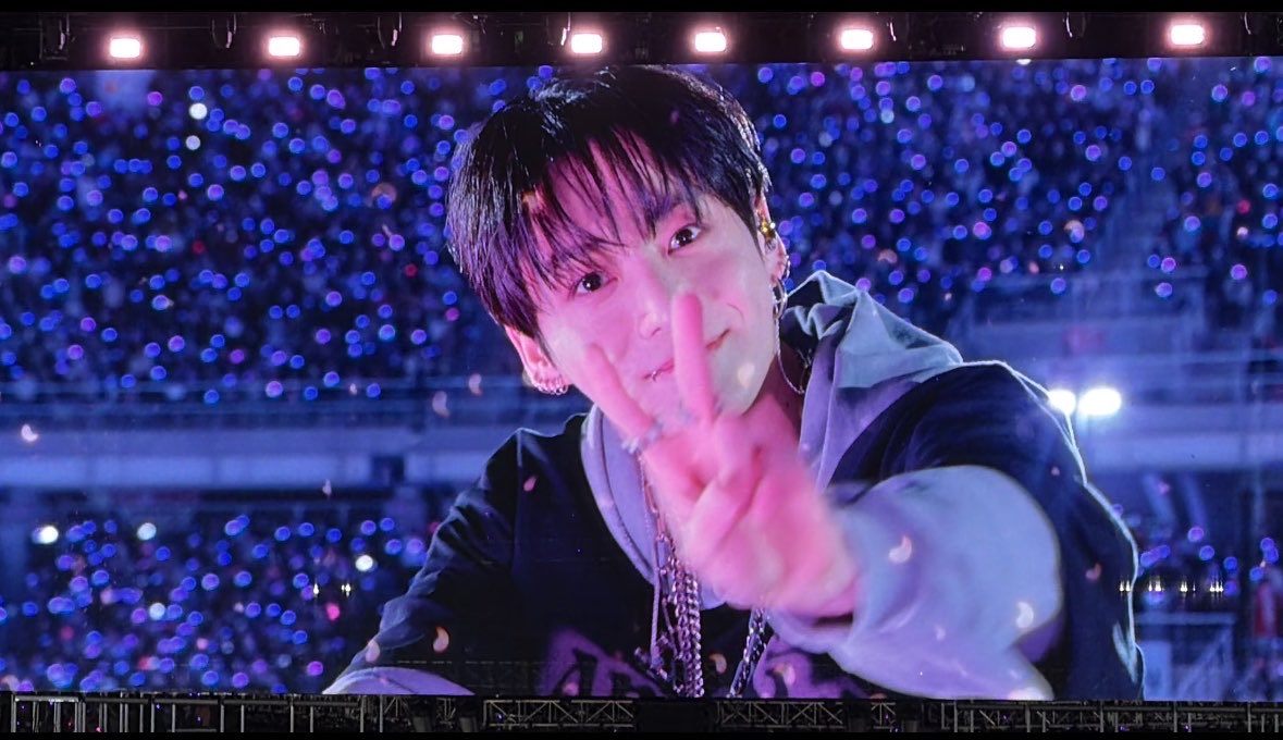 jungkook admirer tweet media