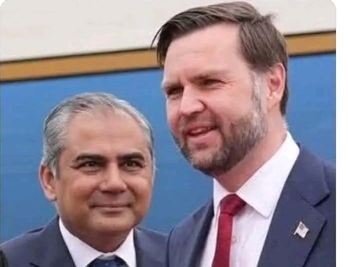 میں exam میں اس سوال کو دیکھتے
 ہوئے جس کو میں نے یہ سوچ کہ چھوڑ دیا
 تھا کہ یہ important نہیں ہے

🥲😂💔