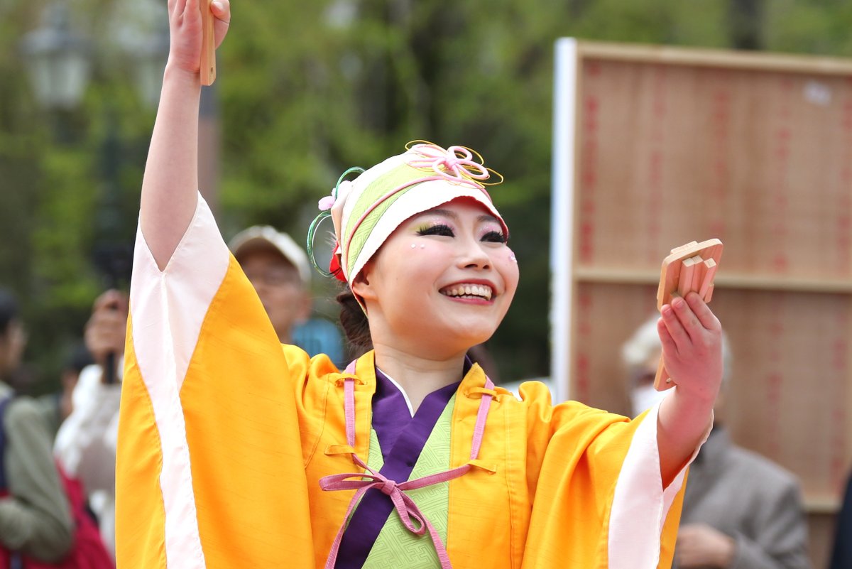 aaaa3696's tweet photo. 京都さくらよさこい
　銀杏連さん https://t.co/ef1JKVvUzo