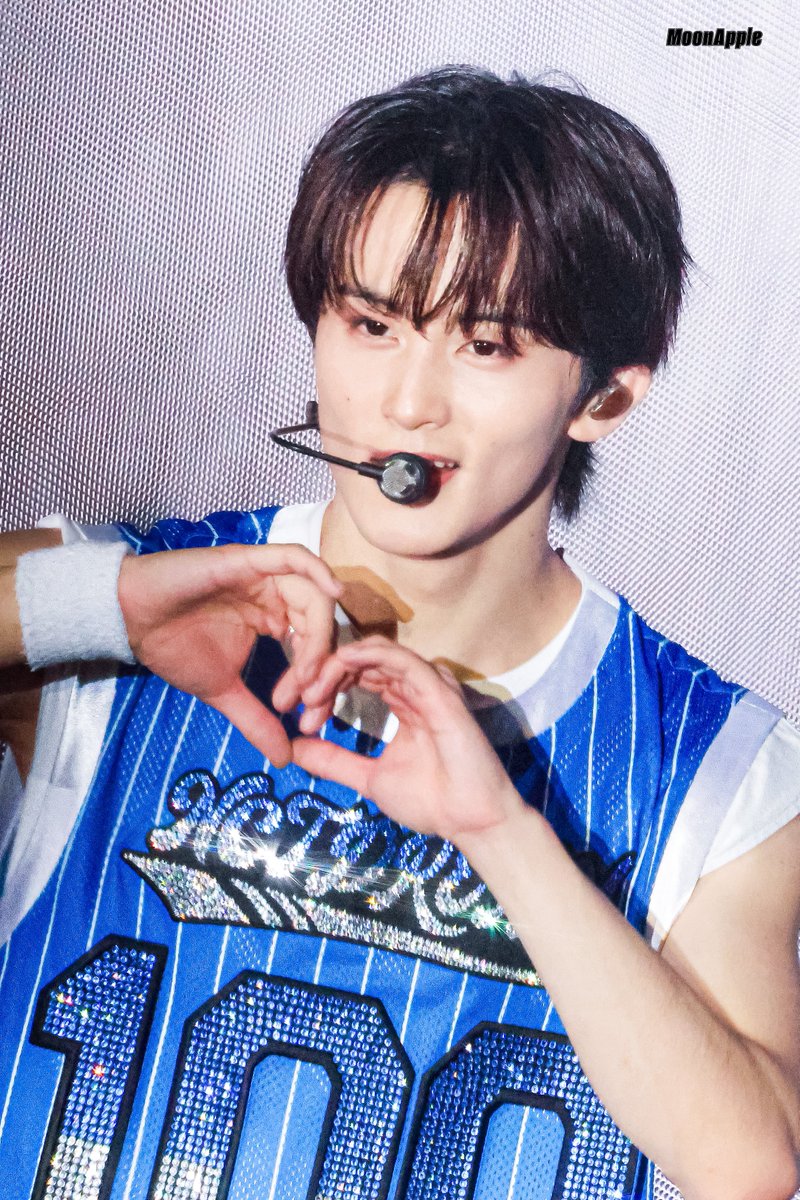 𝐌𝐨𝐨𝐧𝐀𝐩𝐩𝐥𝐞 tweet media