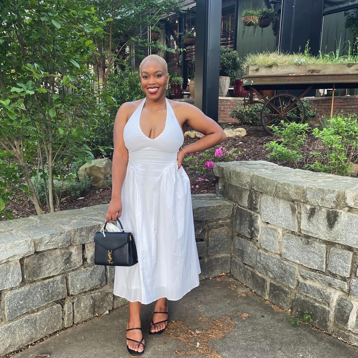 jalessahj's tweet image. Name: Jalessah
Location: Atlanta, GA 
COVID mitigations: N95 masks, air purifiers, RATs, social distancing 
Looking for: A shorty
Fun fact: I’m a priest of Osun, Ogun, and Obaluaye.

#CautiouslySpeedDating