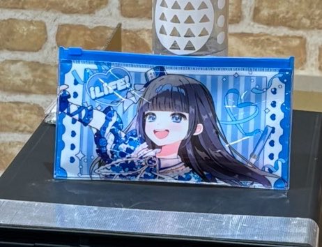 HasukiyP's tweet photo. 仕事で使う筆箱思い切ってこれにしたんだけど、商談中にお客さんがかれんだ…って言った瞬間の俺の目と心の開き方は異常 https://t.co/smYNnv5S7r