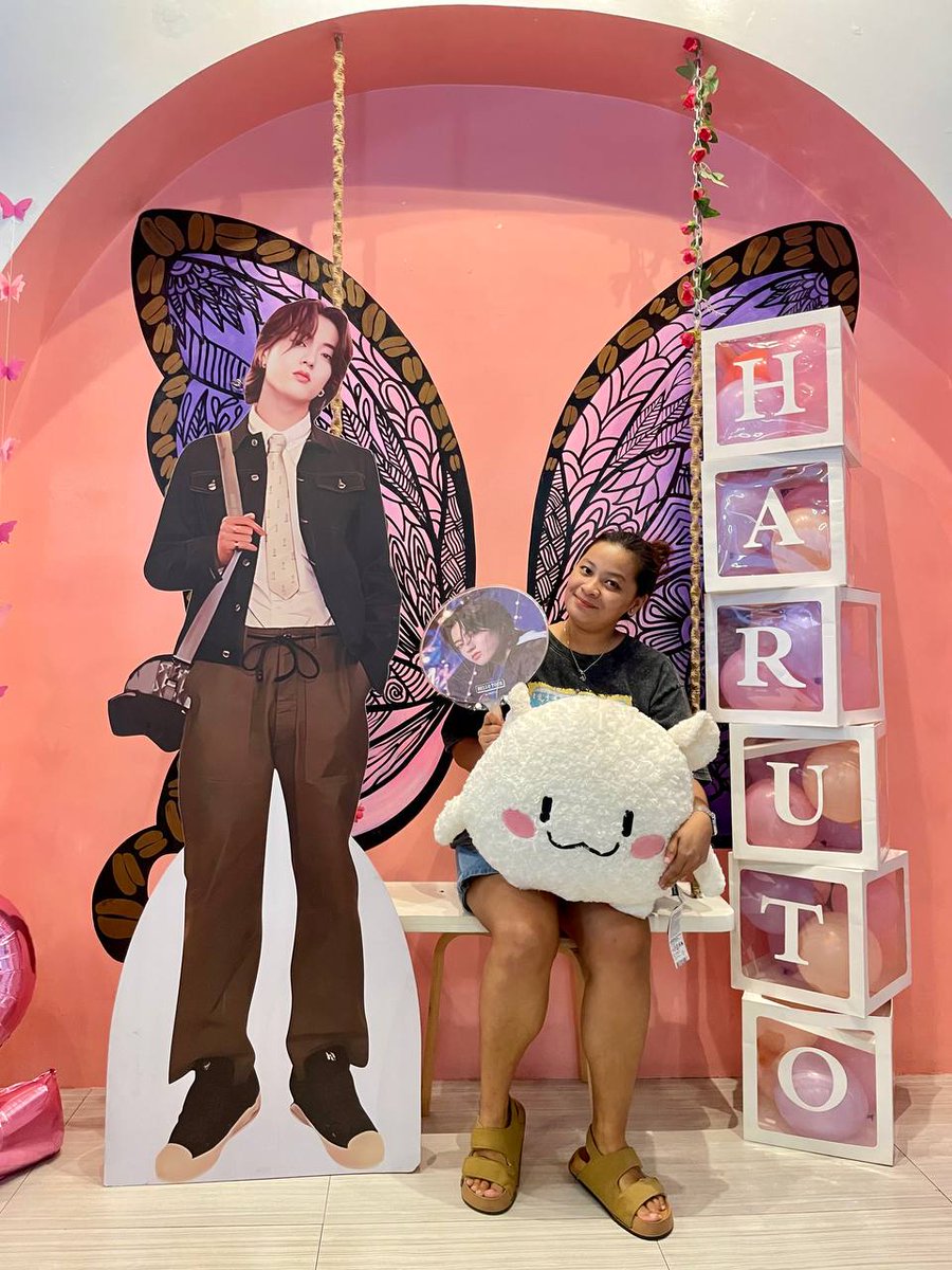 haru2isluv_'s tweet photo. Para lang akong napadaan habang inuutusan bumili ng suka 😂
Another year with you, my butterfly prince 🩷😘 i love you always, in all ways. 😚🎂🥳
#Haruto22ndSpring
#HARUTO #하루토
@treasuremembers https://t.co/N18XVVhRFh