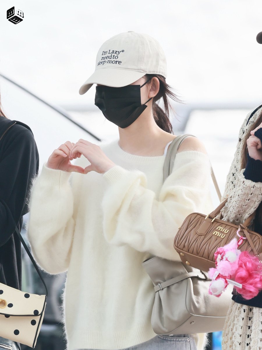 __MMM___ tweet media