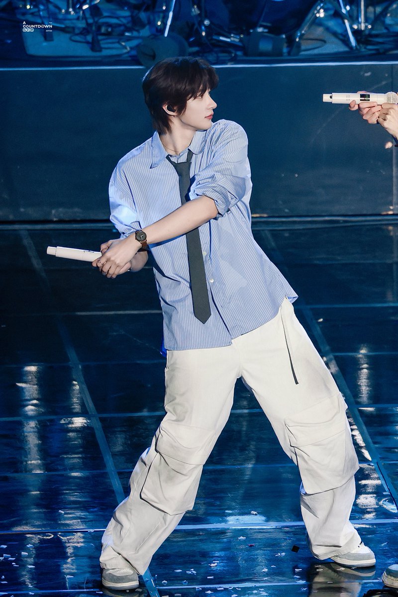 ACOUNTDOWN321 tweet media