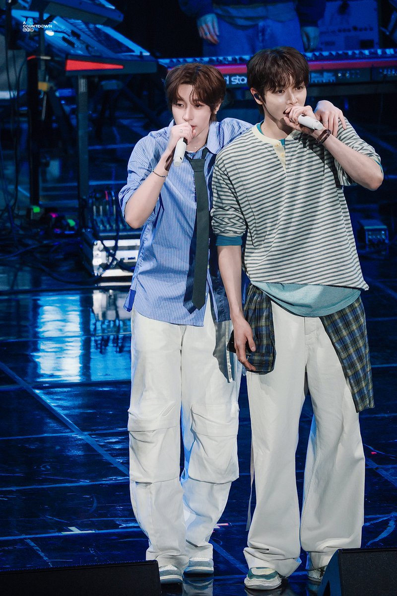 ACOUNTDOWN321 tweet media