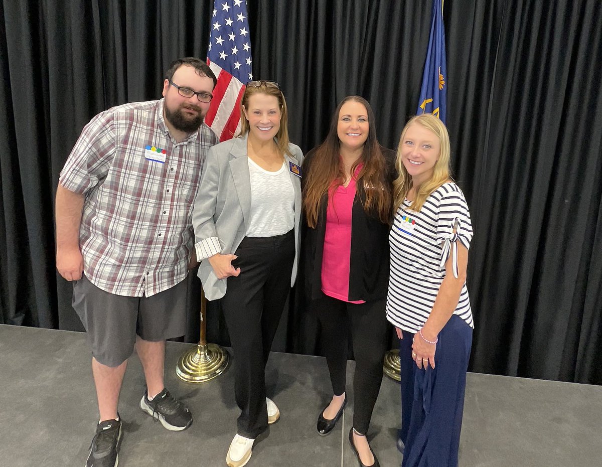 ElectJenDay's tweet photo. Met some amazing people from Norton County! https://t.co/wvwenwUiSk
