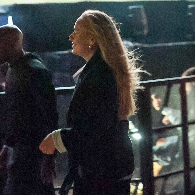 Adele Laurie Brasil tweet media