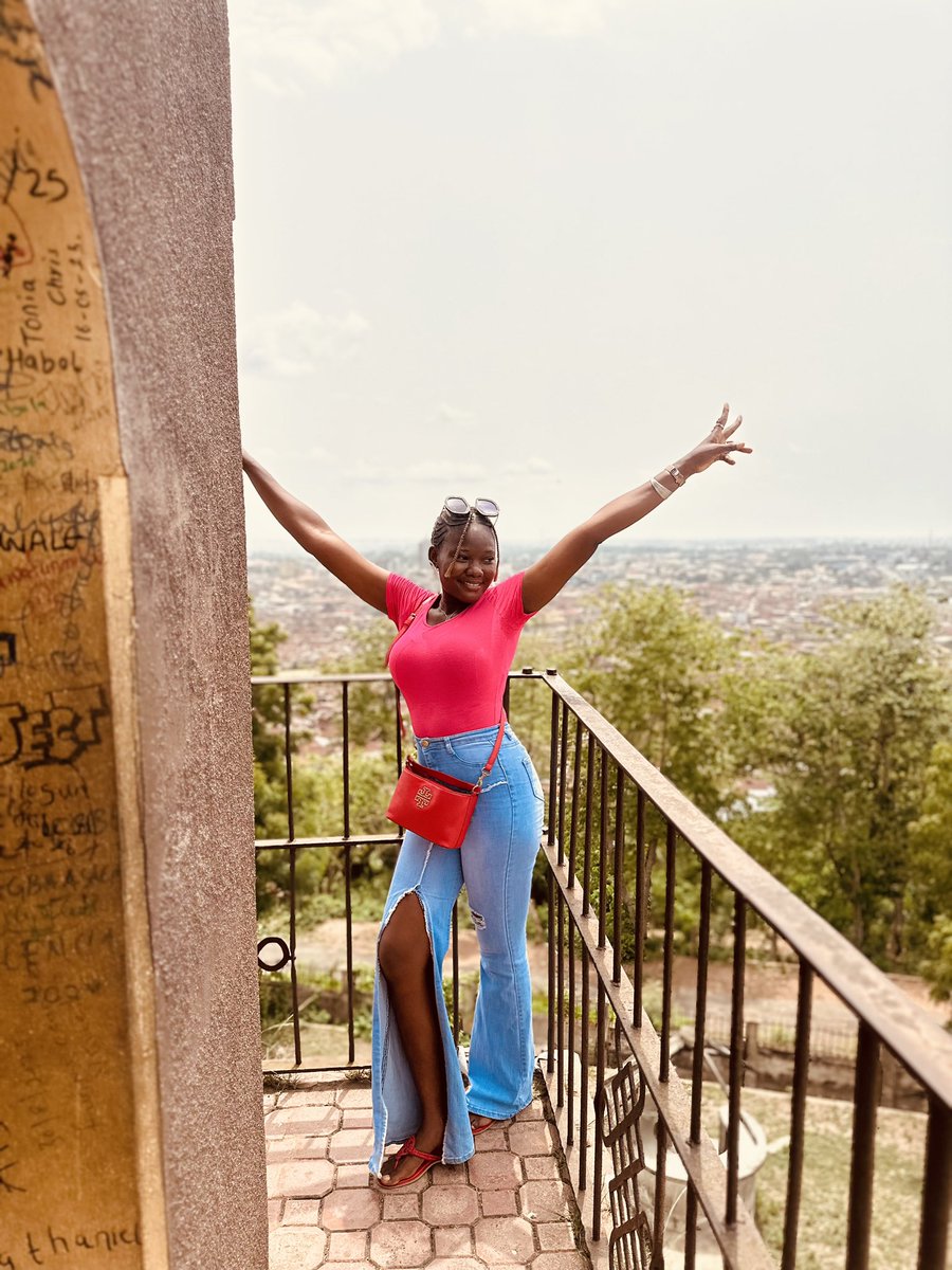 TeeheartM's tweet photo. The other day at Bowers Tower Ibadan 😍
Mo ti mo Ibadan 🤭 mo ti mo Layipo 🤭
Fine girl Tee❤️ sighting 85% of Ibadan from Bowers Tower 😊 https://t.co/6QxoOQxgDB