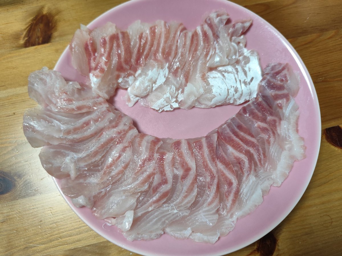 thpykha's tweet photo. 鯛の刺身、鯛の昆布締め、宇和島鯛飯 #自炊 #自炊記録 https://t.co/qUW4qi2yDD