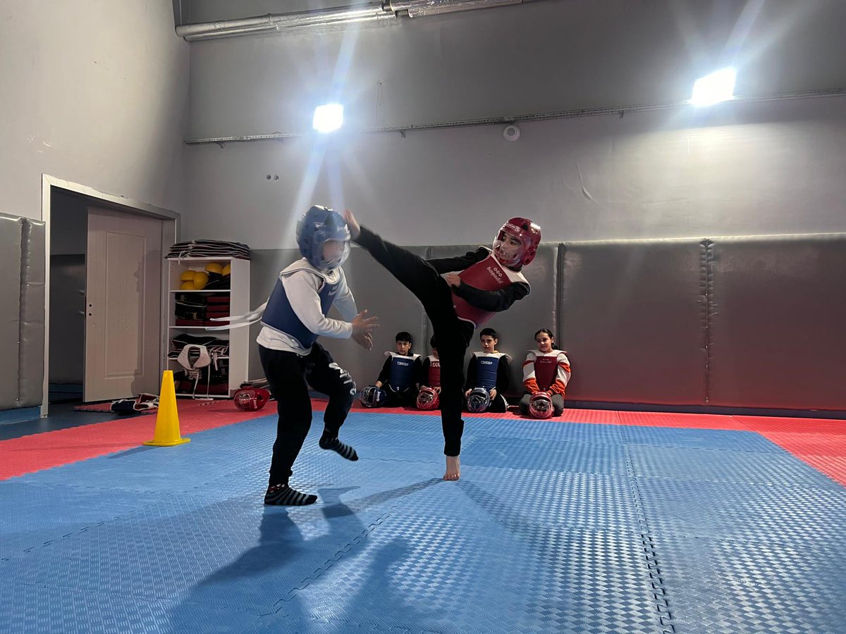 GurpinarVe's tweet photo. 🥋 Taekwondo Eğitimlerimiz Devam Ediyor.✨
Disiplin, özgüven ve güçlü bir gelecek için ilk adımı atmaya hazır mısın?
Alanında uzman eğitmenler eşliğinde hem spor yapacak hem de kendini geliştirme fırsatı bulacaksın.
Sen de bu yolculuğa katıl, kendinin en güçlü hâlini ortaya çıkar https://t.co/9JQzCOF4u9