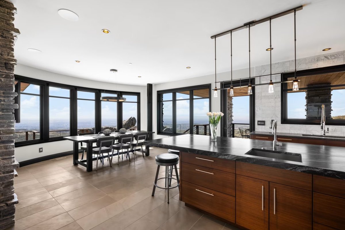 House Tracker tweet media