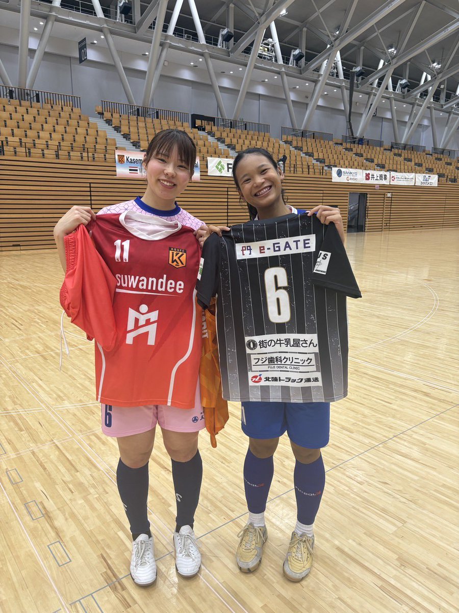 山森しおん tweet media