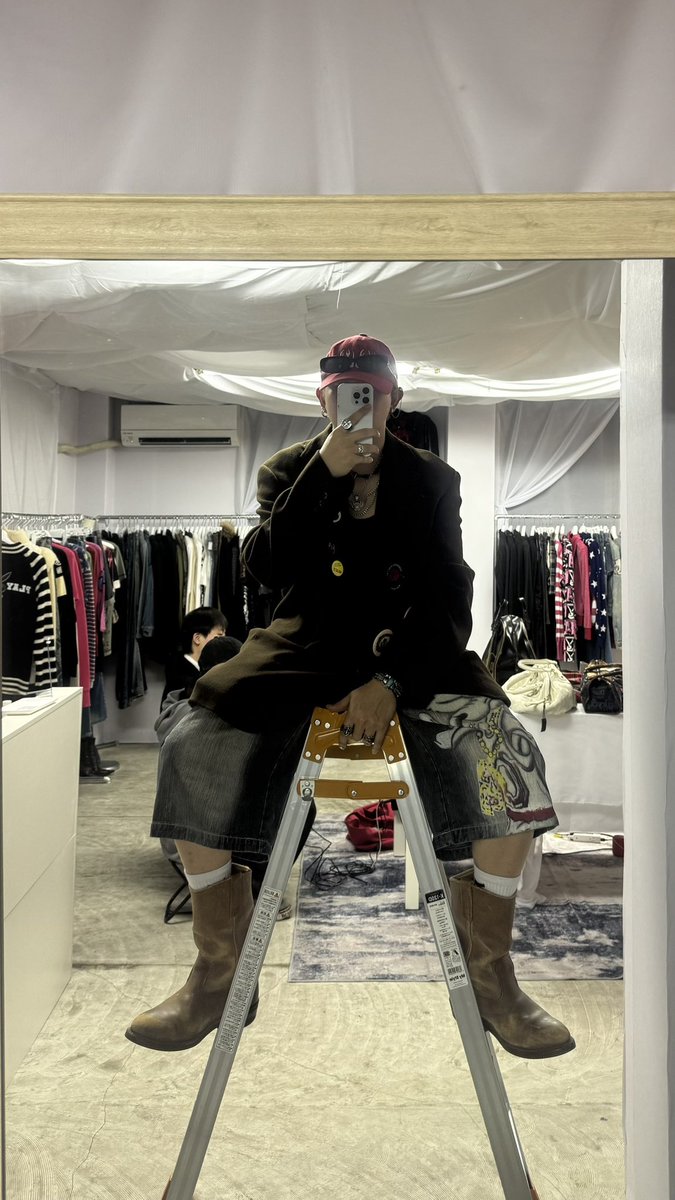 _klryg's tweet photo. ハーフパンツが着れるくらい暖かい https://t.co/gnhutgEv8b