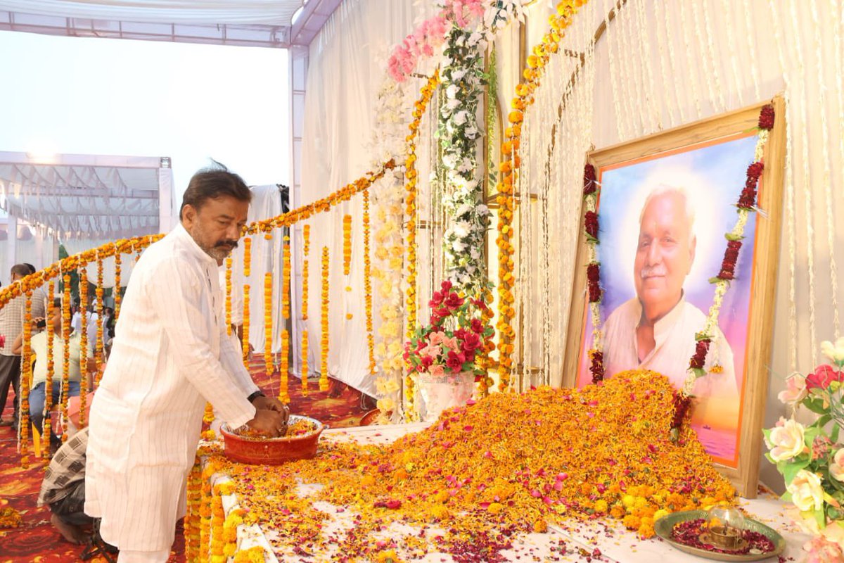 Vijay Bahadur Pathak tweet media