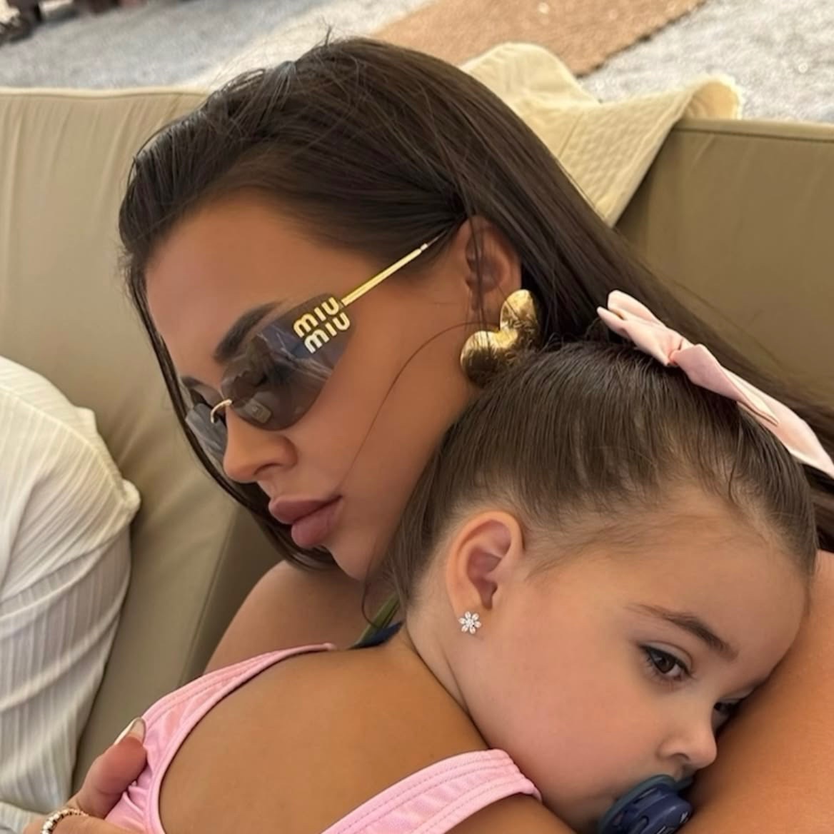 cozygirlx's tweet photo. when i’m with my baby yeah https://t.co/kTCk3vlF8C