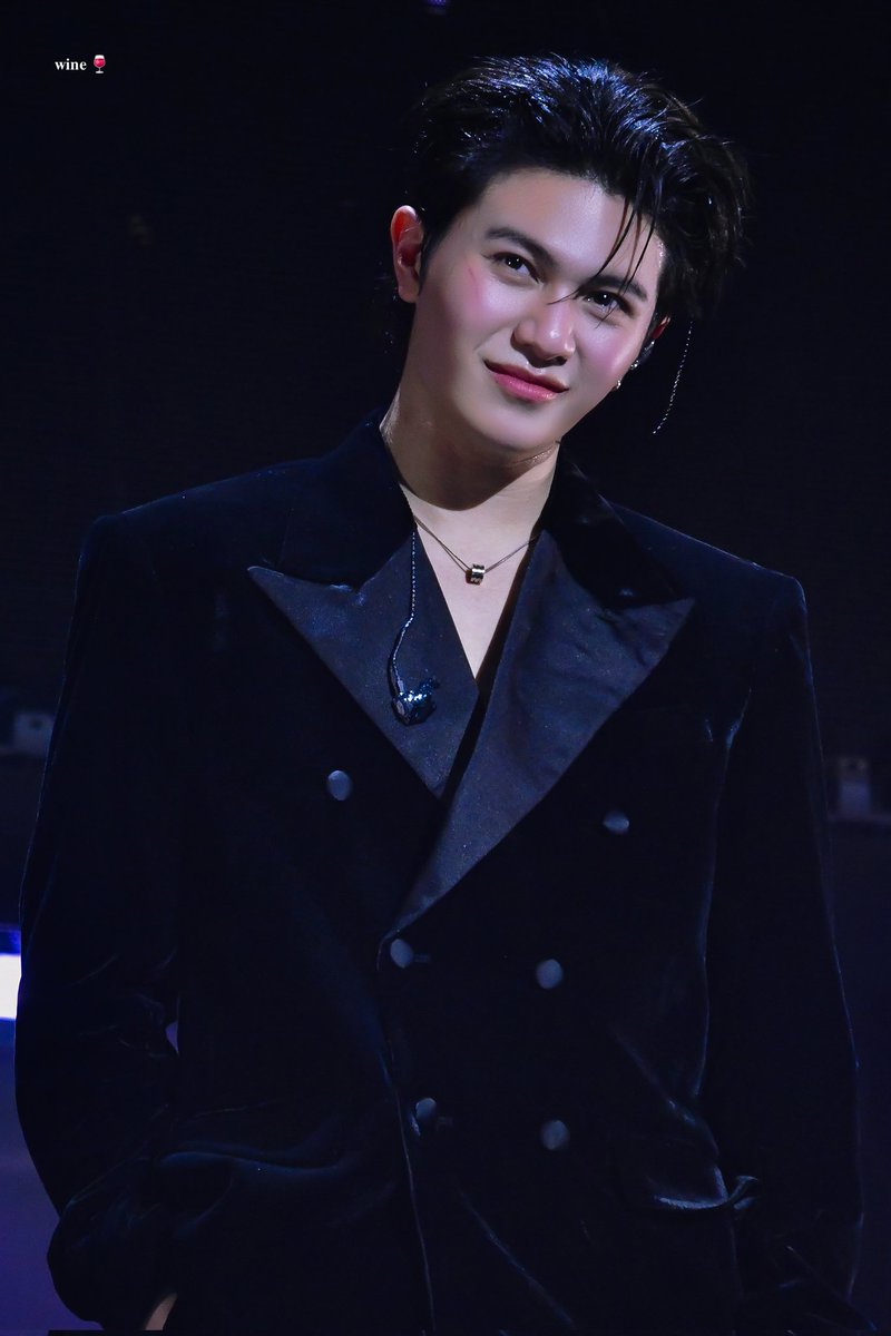 𝐰𝐢𝐧𝐞 🍷 tweet media