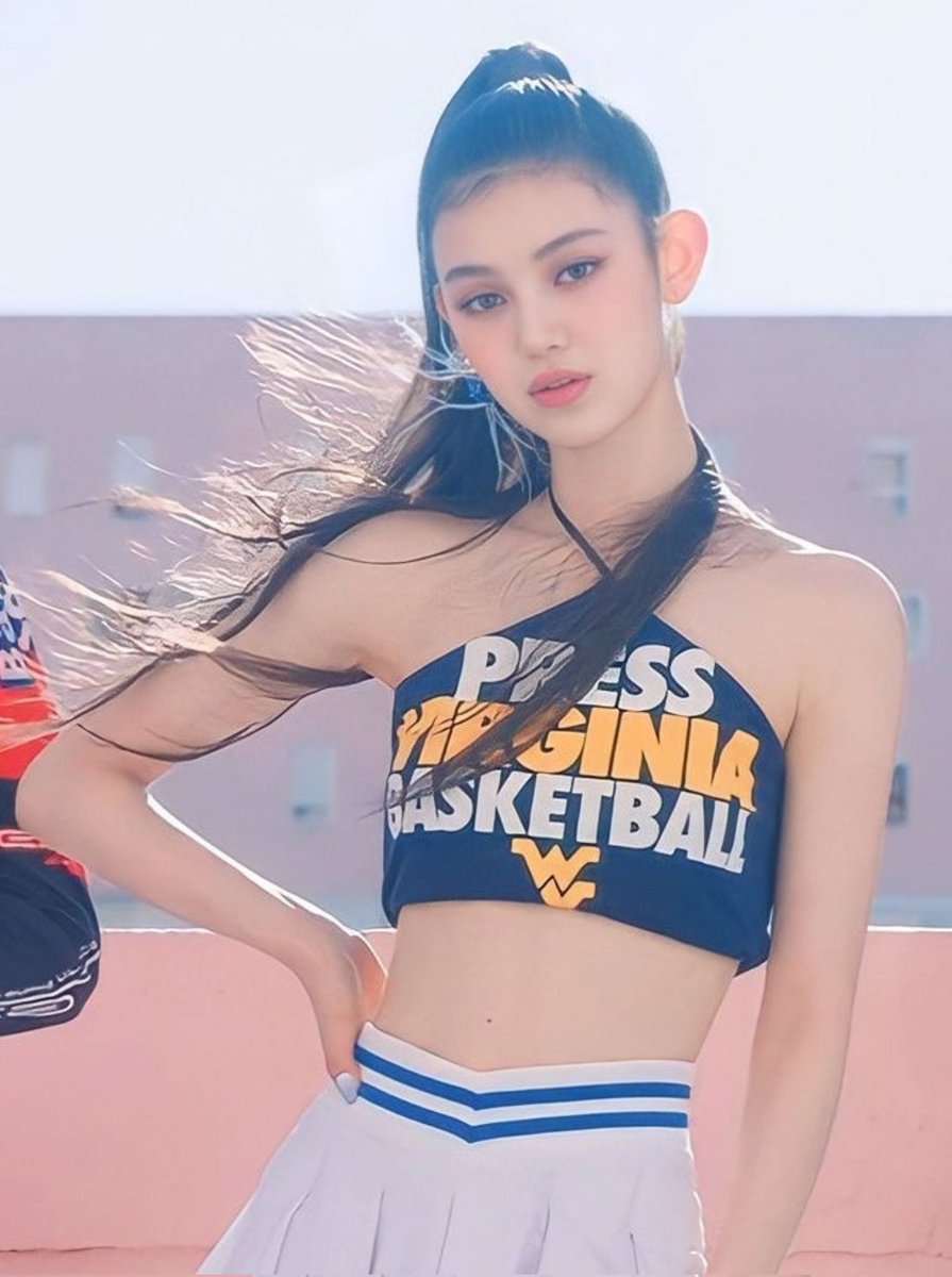 danielle loops tweet media