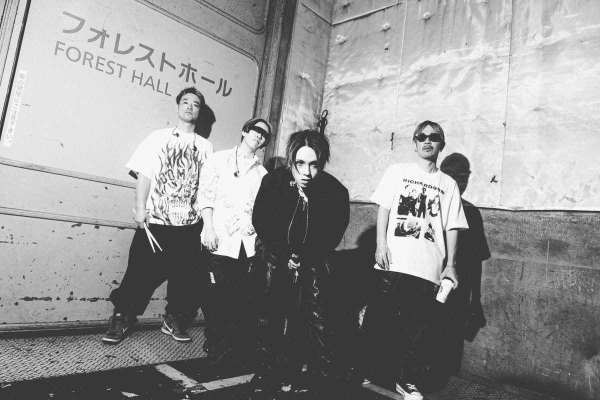 MOMIKENSPYAIR's tweet photo. 名古屋ありがとー！！
味仙食って味噌カツ食ってライブ演って
地元を全身全霊で感じました！！

またねー！！

@shoot_zen_jpg

#SPYAIR #REBIRTH https://t.co/qFJa5VuP7u