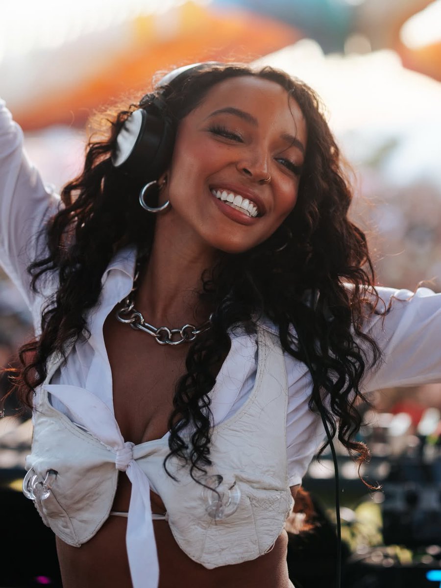 Tinashe Charts tweet media