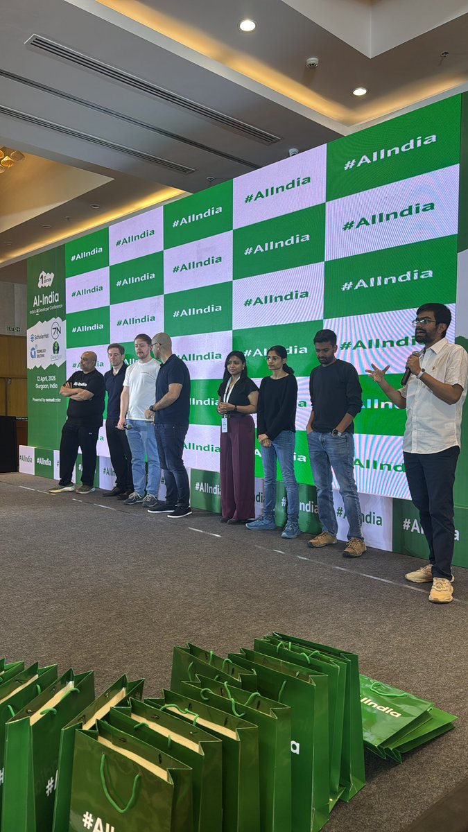 debug_mode's tweet photo. It’s almost 7 PM and energy at #AIIndia is still high .. awesome crowd , questions , sessions , speakers … loved it
#nomadcoder https://t.co/UBzdqX4KKC