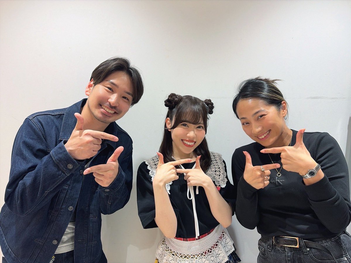 Link.inc tweet media