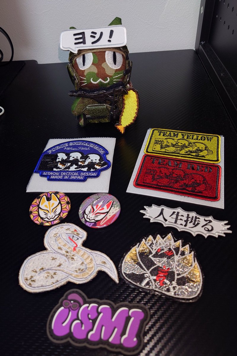 sho_rin_'s tweet photo. 初めて爆裂祭に行ってきました！
先月軍拡済みなので、様子見のつもりでしたが、たくさん買えて良かったです❗️
モソニャソは一目惚れしちゃいました笑
ニトロンパッチさんのパッチの語彙力のあるパッチも見つけられて楽しかったし、こっくり工房さんとオスミさんのパッチも凄いお洒落。また行きたい！ https://t.co/c71TCPkc6S