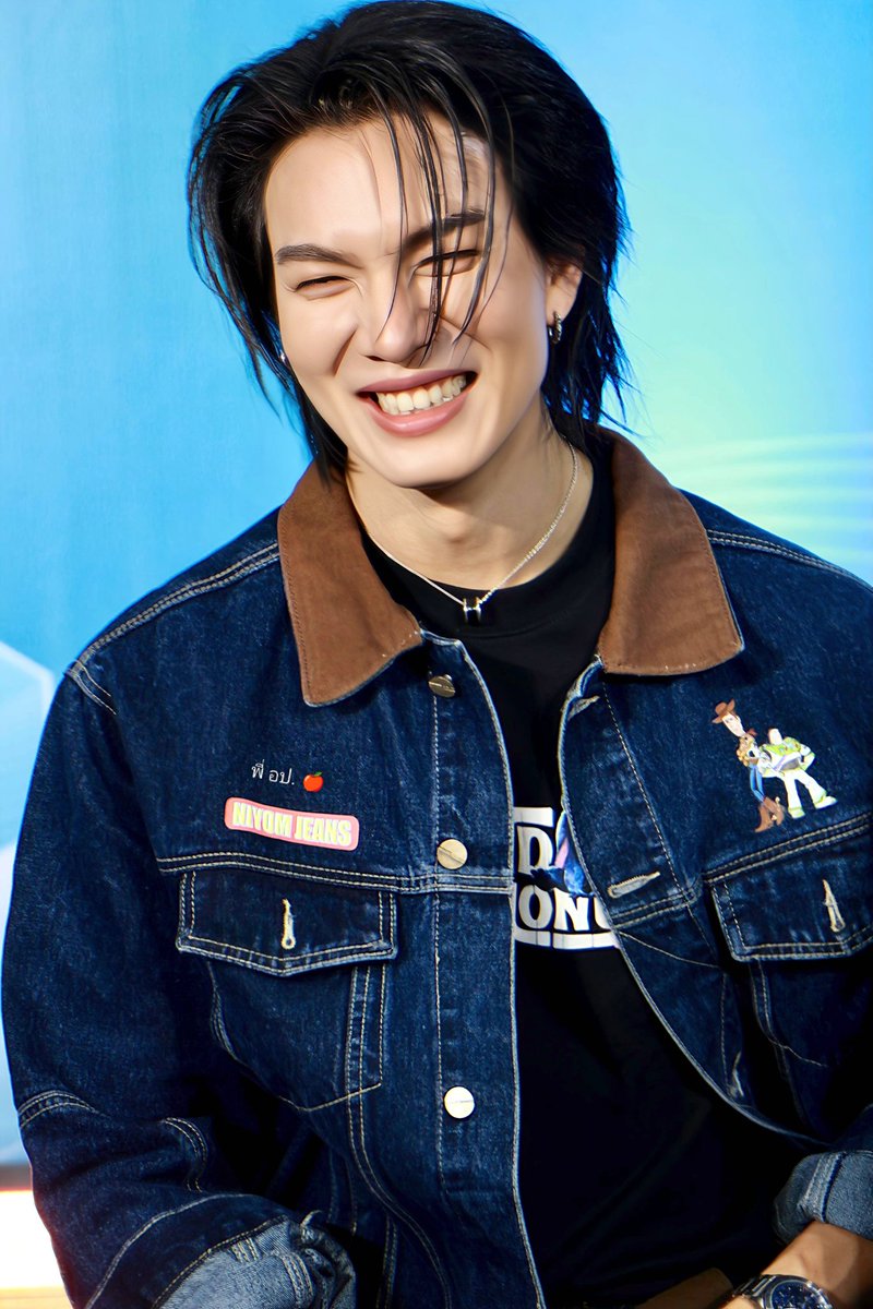 0423suda_'s tweet photo. อยากให้เธอเป็นที่รักของคนรอบข้างตลอดไป 🤍🦦

DENIMFESTxBOATOAT

#CDSNiyomJeansXBoatOat 
#BoatYongyut , @Yong_yutt https://t.co/v2wGKdiaKa