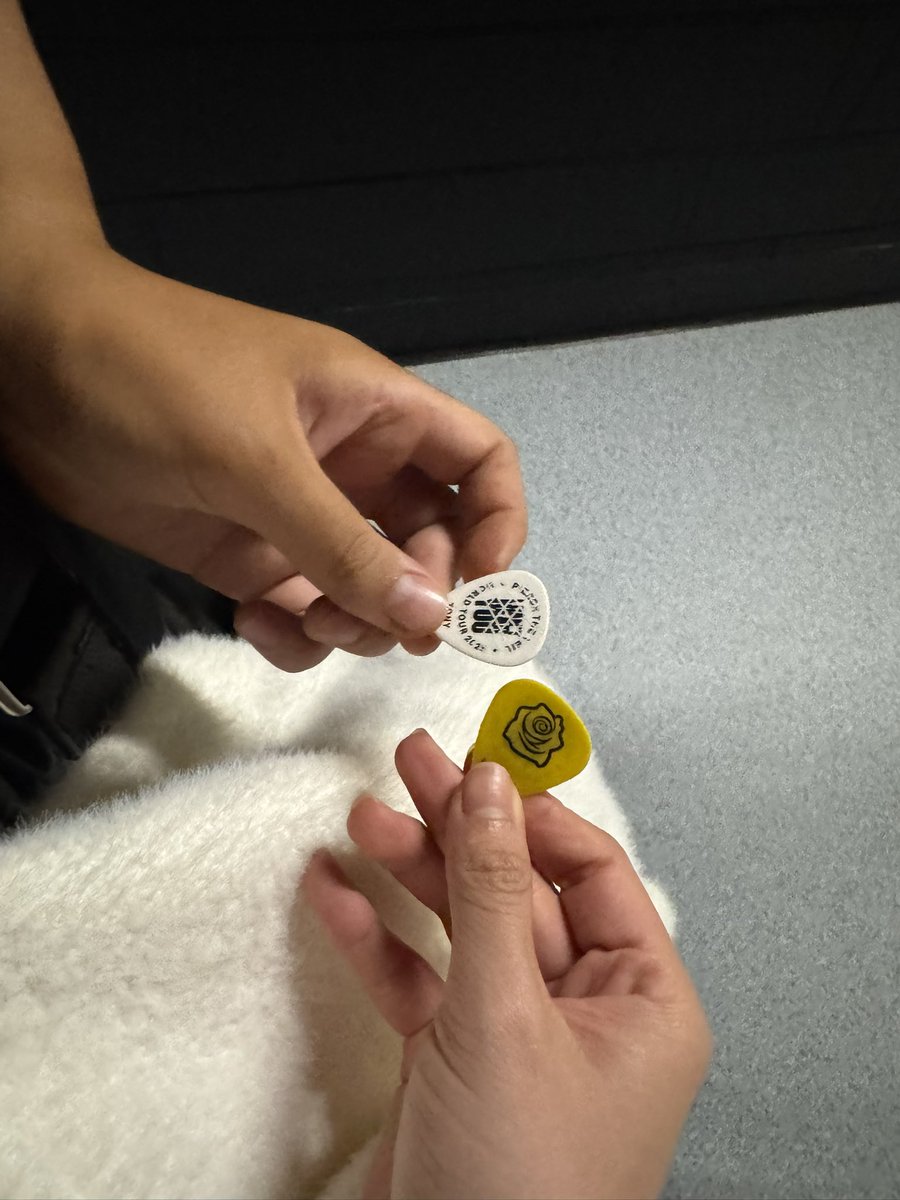 buttknee76's tweet image. U guys aren’t gonna believe this but me and my friend both got a pick #JACKPOT 💯