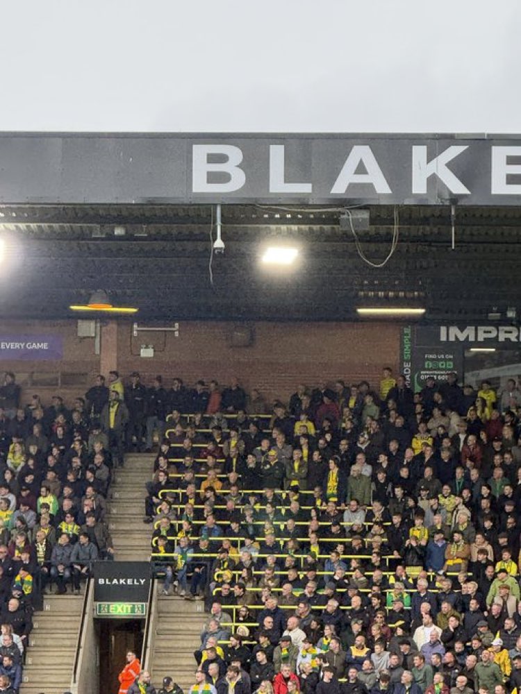 BLUE ASHTON tweet media