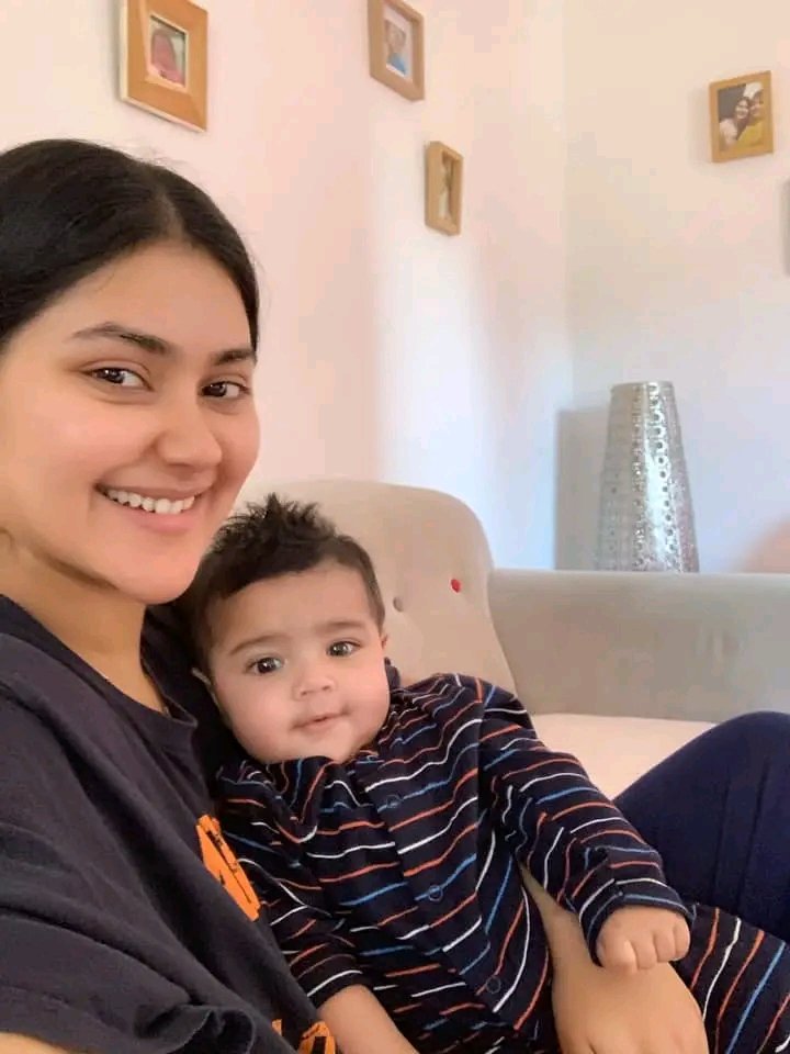 Mahmuda_Shaina's tweet photo. With two lil cheeky😁❤️ https://t.co/MsH0QmQhtx