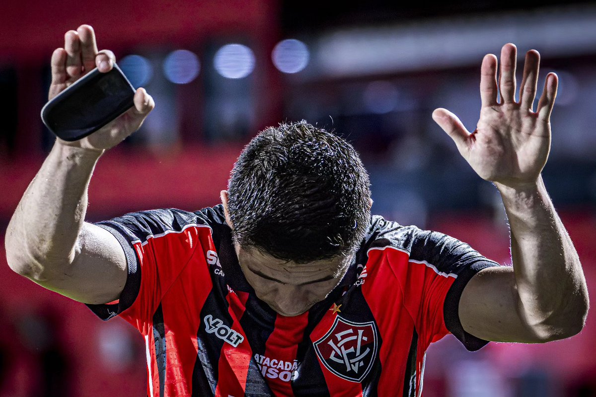 Joguei no Vitória tweet media